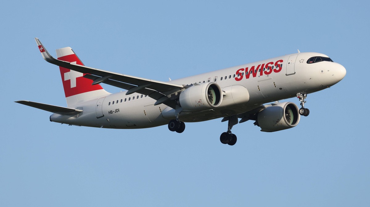 Ein Flugzeug der Fluggesellschaft Swiss, Airbus A320-271N, Kennung HB-JDI im Landeanflug auf den Flughafen Frankfurt a.M. Flughafen Frankfurt a.M. am 22.04.2026 in Frankfurt a.M./Deutschland. *** An a ...