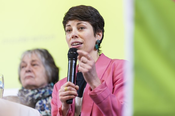 Lisa Mazzone, presidente des Vert-e-s Suisse, parle lors de l&#039;assemblee des delegues du parti ecologiste Suisse, &quot;Les Vert-e-s&quot; ce samedi, 25 janvier 2025 a Peseux, Neuchatel. (KEYSTONE ...