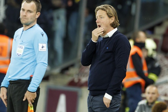 Bo Henriksen, coach of FC Zurich, reacts, during the Super League soccer match of Swiss Championship between Servette FC and FC Zuerich, at the Stade de Geneve stadium, in Geneva, Switzerland, Wednesd ...