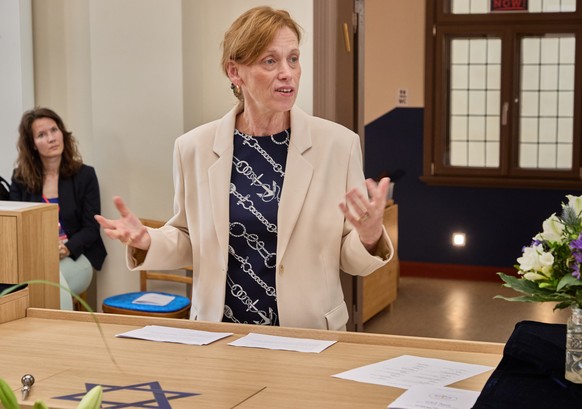 26.05.2024, Schleswig-Holstein, Kiel: Karin Prien (CDU), Bildungsministerin in Schleswig-Holstein, steht w