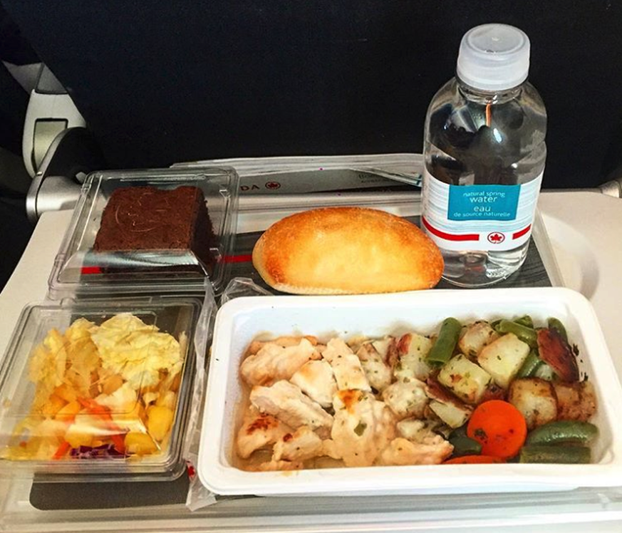 air canada food first class economy class flug fliegen essen https://www.instagram.com/beast.it