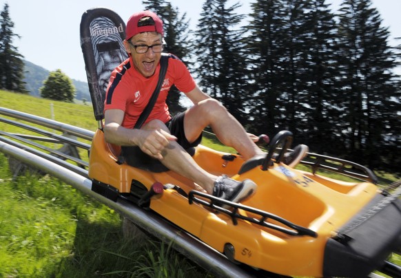 01.07.2015; Oberstaufen; Fussball Super League - Trainingslager FC Zuerich; Trainer Urs Meier auf der Rodelbahn; (Steffen Schmidt/freshfocus)