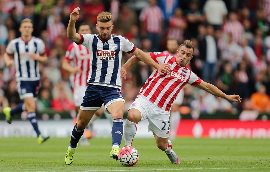 Erstmals im Britannia Stadium: Xherdan Shaqiri bedrängt James Morrison.