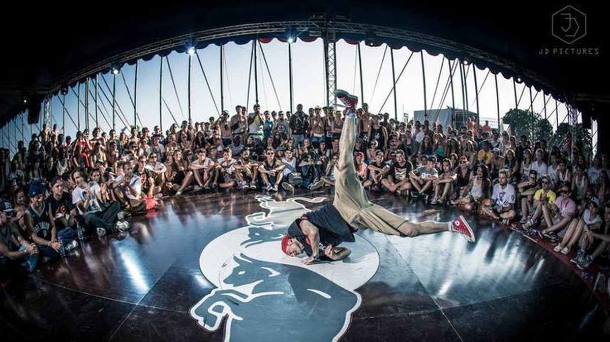 Crazy führt am Open Air Frauenfeld die sogenannte Windmühle vor.