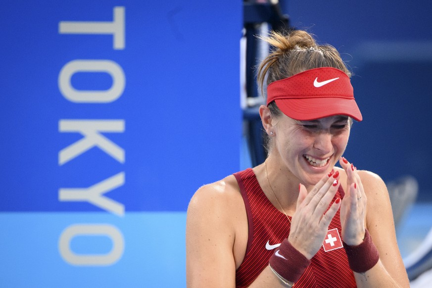 epa09376180 Belinda Bencic of Switzerland celebrates her win over Elena Rybakina of Kazakhstan in the women&#039;s singles tennis semifinal of the Tokyo 2020 Olympic Games, in Tokyo, Japan, 29 July 20 ...