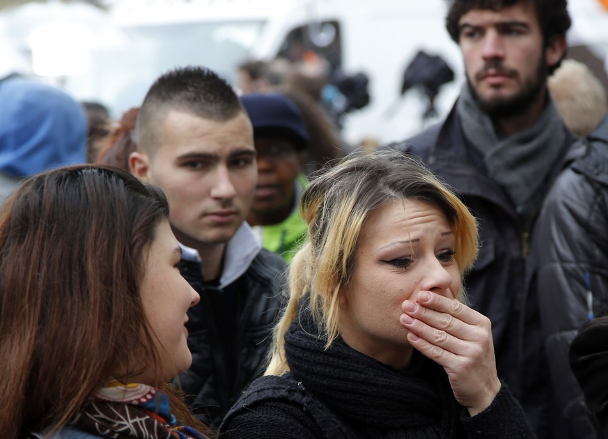 Wie konnte das passieren? Warum hier? Die Anschläge von Paris lassen die Menschen ratlos zurück.&nbsp;