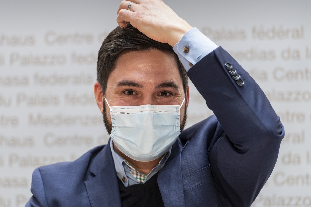 Der Co-Praesident der SP Schweiz, Cedric Wermuth, AG, zieht vor den Medien Bilanz ueber die ersten 100 Tage des Co-Praesidiums, am Freitag, 29. Januar 2021 in Bern. (KEYSTONE/Alessandro della Valle)