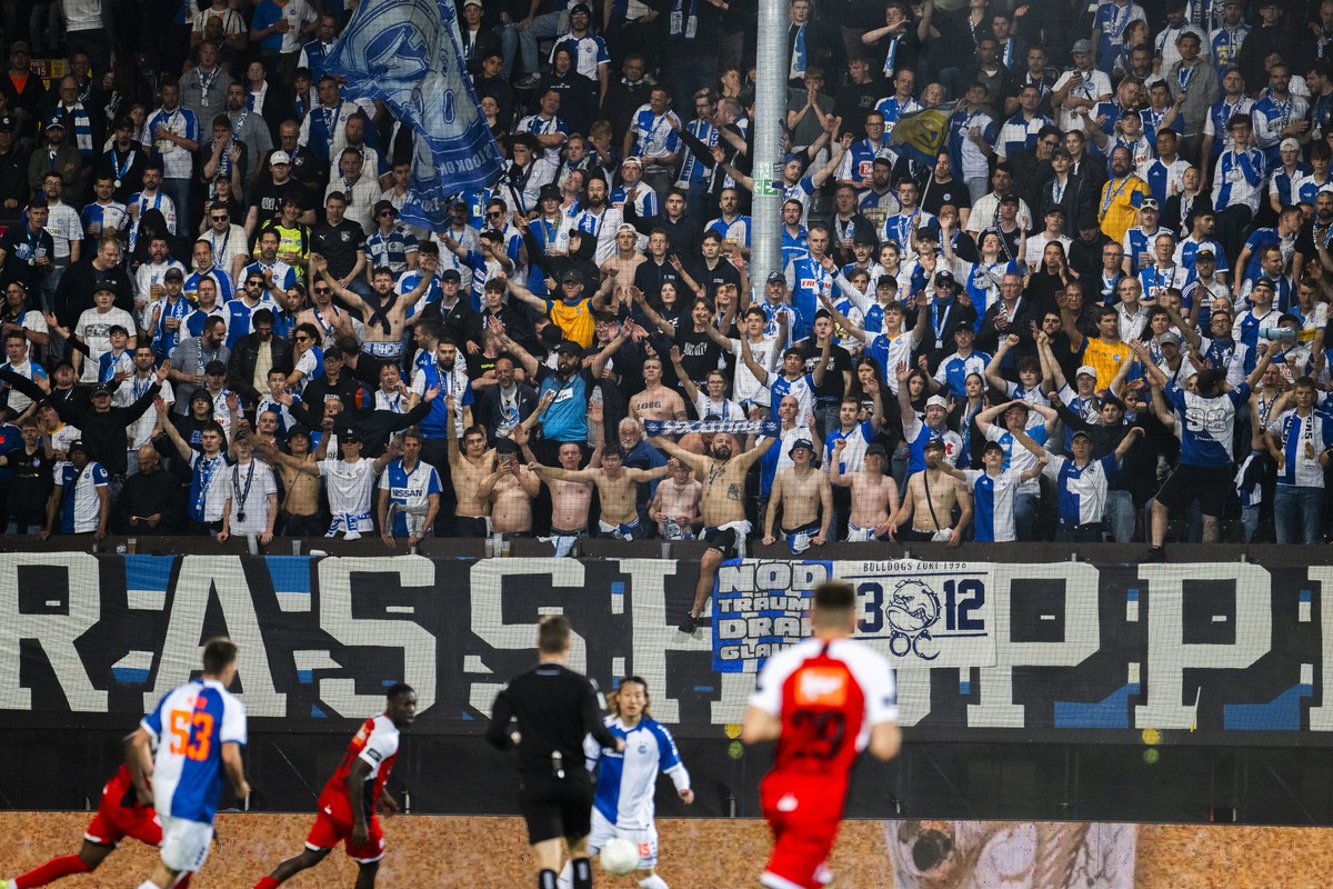 Grasshopper?s fans during the promotion-relegation play-off Super League soccer match Grasshopper Club Z