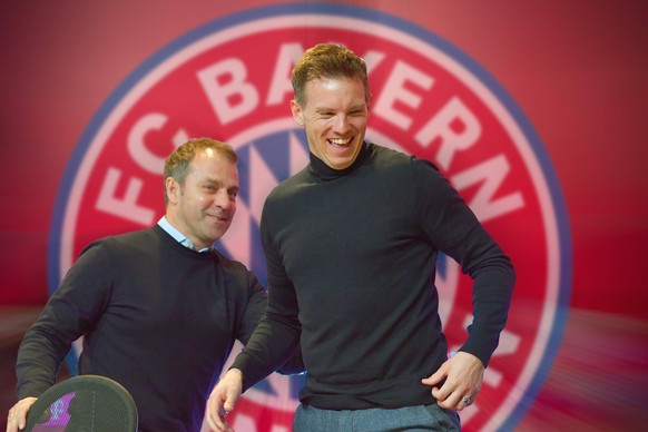 FOTOMONTAGE: Der FC Bayern verhandelt offenbar mit Julian NAGELSMANN Trainer L um die Nachfolge von Hans Dieter Flick Hansi ,Trainer Bayern Muenchen, ArchivfotoJulian NAGELSMANN Trainer L und Hans Die ...