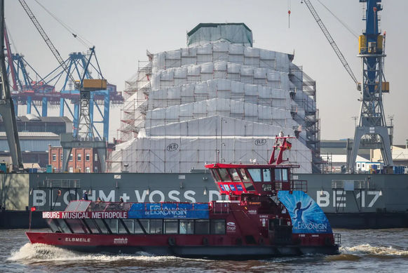 Verbirgt sich unter dem Schutzmantel der Hamburger Werft die "Dilbar" von Oligarch Usmanov?