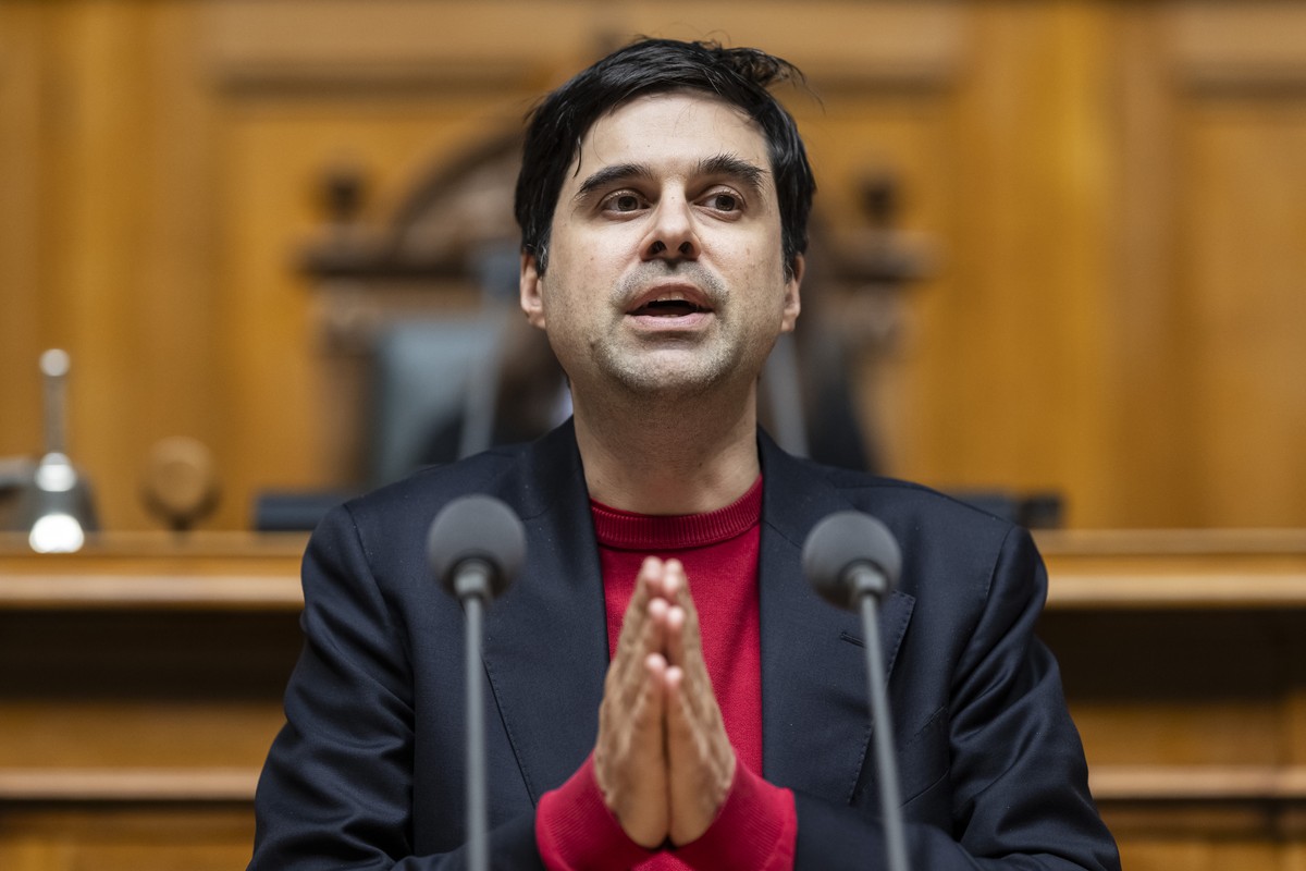 Samuel Bendahan, SP-VD, spricht fuer die Kommission zur Debatte um die Individualbesteuerung, an der Sondersession des Nationalrats, am Mittwoch, 7. Mai 2025 im Nationalrat in Bern. (KEYSTONE/Alessand ...