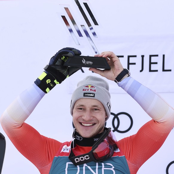 Second placed Switzerland&#039;s Marco Odermatt celebrates after an alpine ski, men&#039;s World Cup downhill, in Kvitfjell, Norway, Saturday, March 8, 2025. (AP Photo/Marco Trovati)
Norway Alpine Ski ...
