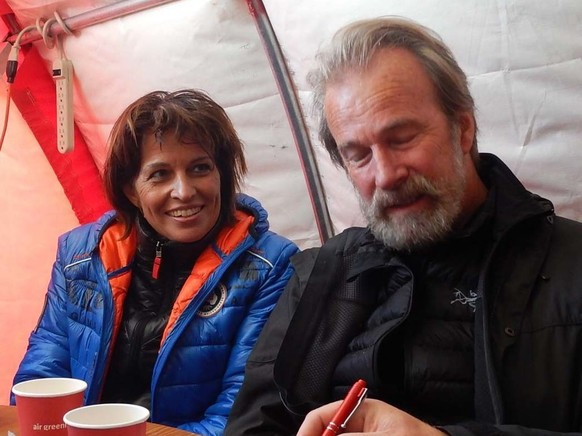 Die damalige Bundespr�sidentin Doris Leuthard und WSL-Direktor Konrad Steffen im August 2017 bei Ilulissat in Gr�nland. Steffen kam am letzten Samstag bei einem Sturz in eine Gletscherspalte in Gr�nla ...