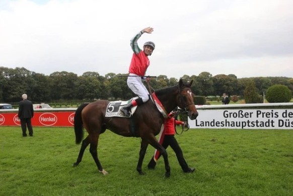 Kadyrow's Zazou 2013 with Germany's Alexander Pietsch after his victory in Düsseldorf.