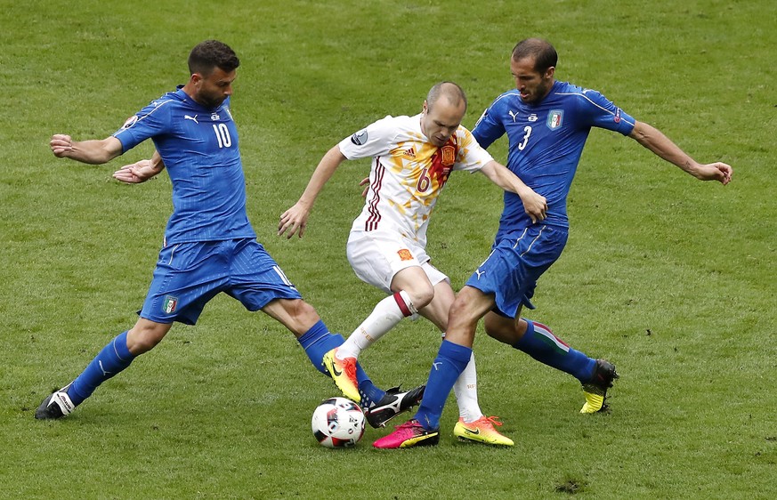 Andrés Iniesta konnte sich gegen hartnäckige Italiener nie richtig entfalten.&nbsp;