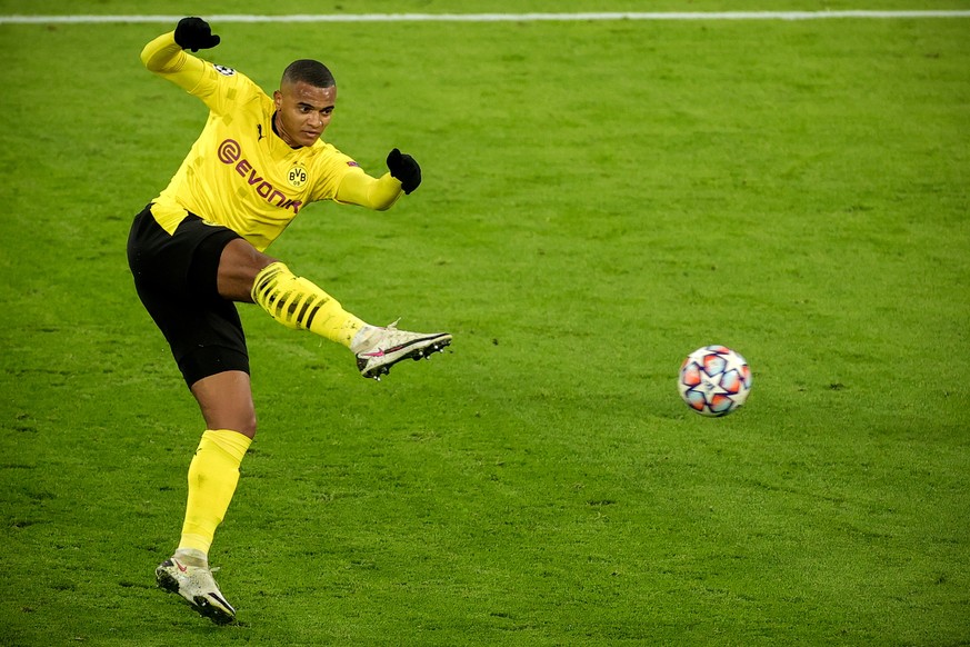 epa08840030 Dortmund&#039;s Manuel Akanji in action during the UEFA Champions League group F soccer match between Borussia Dortmund and Club Brugge in Dortmund, Germany, 24 November 2020. EPA/FRIEDEMA ...