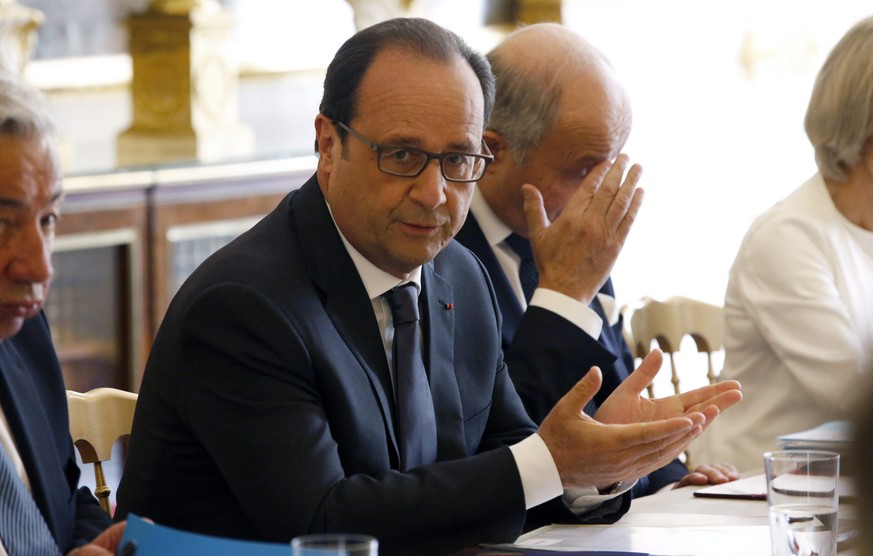 Hollande im Elysée-Palast.