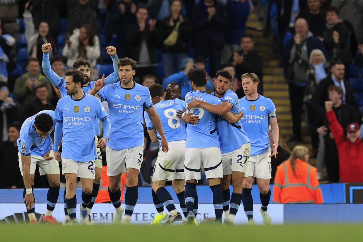 Manchester City v Aston Villa Premier League 22/04/2025. Matheus Nunes 27 of Manchester City celebrates scoring to make it 2-1 during the Premier League match between Manchester City and Aston Villa a ...