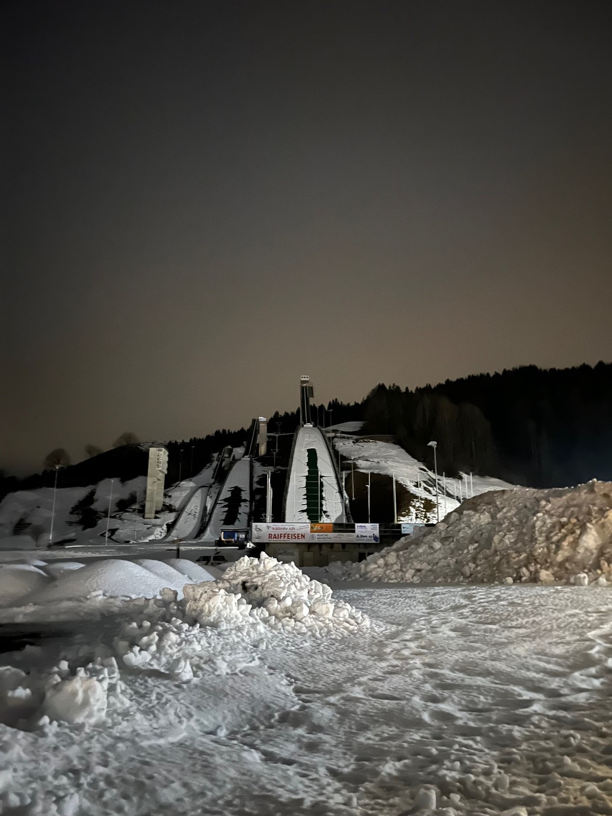 Einsiedeln, Schanze bei Nacht, 8.1.2025