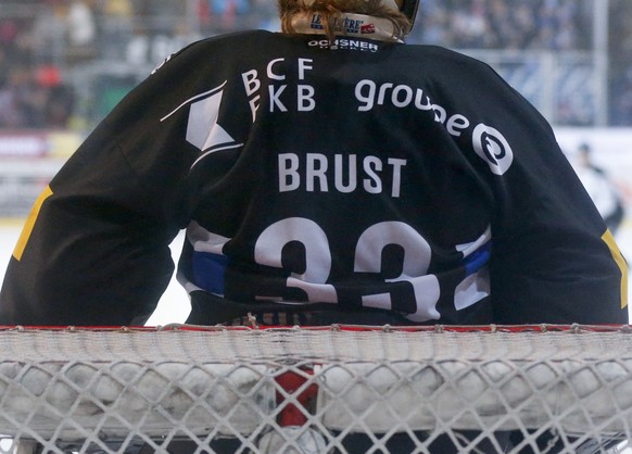 ZUR BUSSE GEGEN BARRY BRUST STELLEN WIR IHNEN HEUTE, 19. JANUAR 2018, FOLGENDES BILDMATERIAL ZUR VERFUEGUNG - Fribourgs Torhueter Barry Brust im Eishockey Meisterschaftsspiel der National League zwisc ...