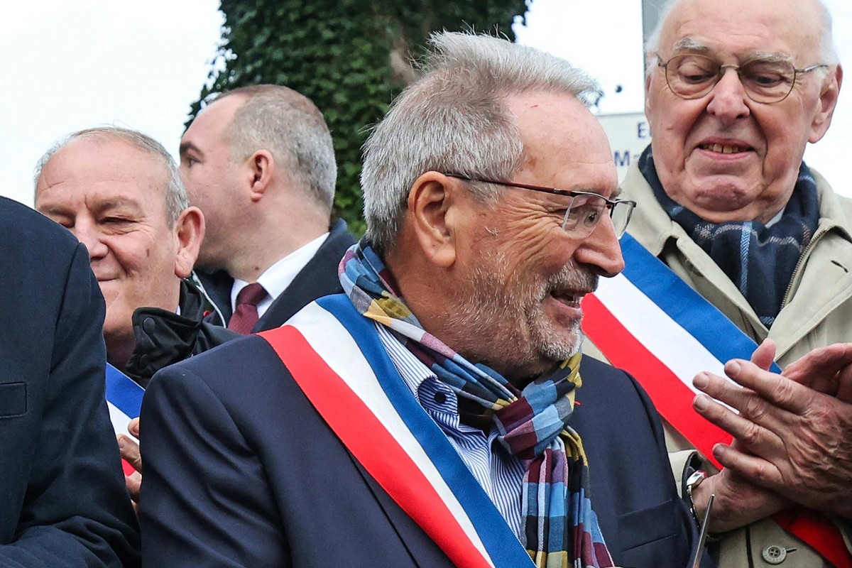 Le maire français Bernard Baudoux a lui aussi été agressé par des colons israéliens lors d'une visite diplomatique en Cisjordanie.