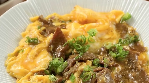 Cantonese style scrambled eggs - with extras and toppings: Stir fried beef, shrimps, char siu bbq pork 
https://youtu.be/ONYflj0I2QI?si=V-X9M1yQxIatSxt8