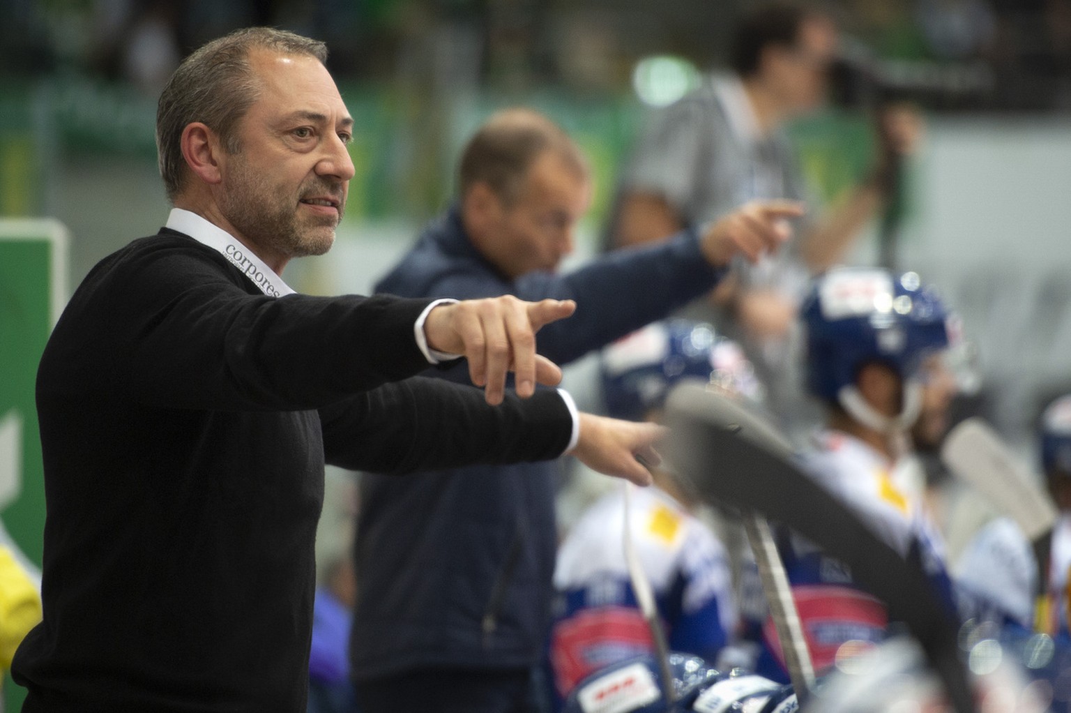 Klotens Trainer Andre Roetheli waehrend dem Eishockey-Meisterschaftspiel der Swiss League zwischen dem EHC Kloten und dem HC Thurgau, am Samstag, 22. September 2018, in Kloten. (KEYSTONE/Melanie Duche ...