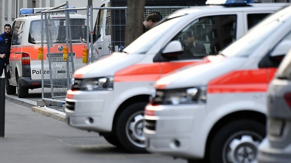 In einem Hotel in Zürich wurde ein toter Mann gefunden. Die Stadtpolizei Zürich war mit einem Grossaufgebot vor Ort. (Symbolbild)