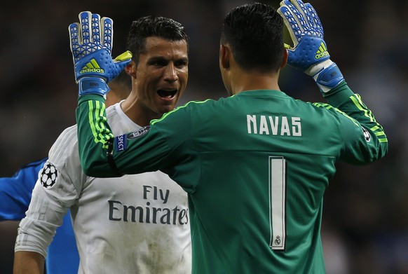 Ronaldo bedankt sich bei Navas für den guten Tipp.<br data-editable="remove">