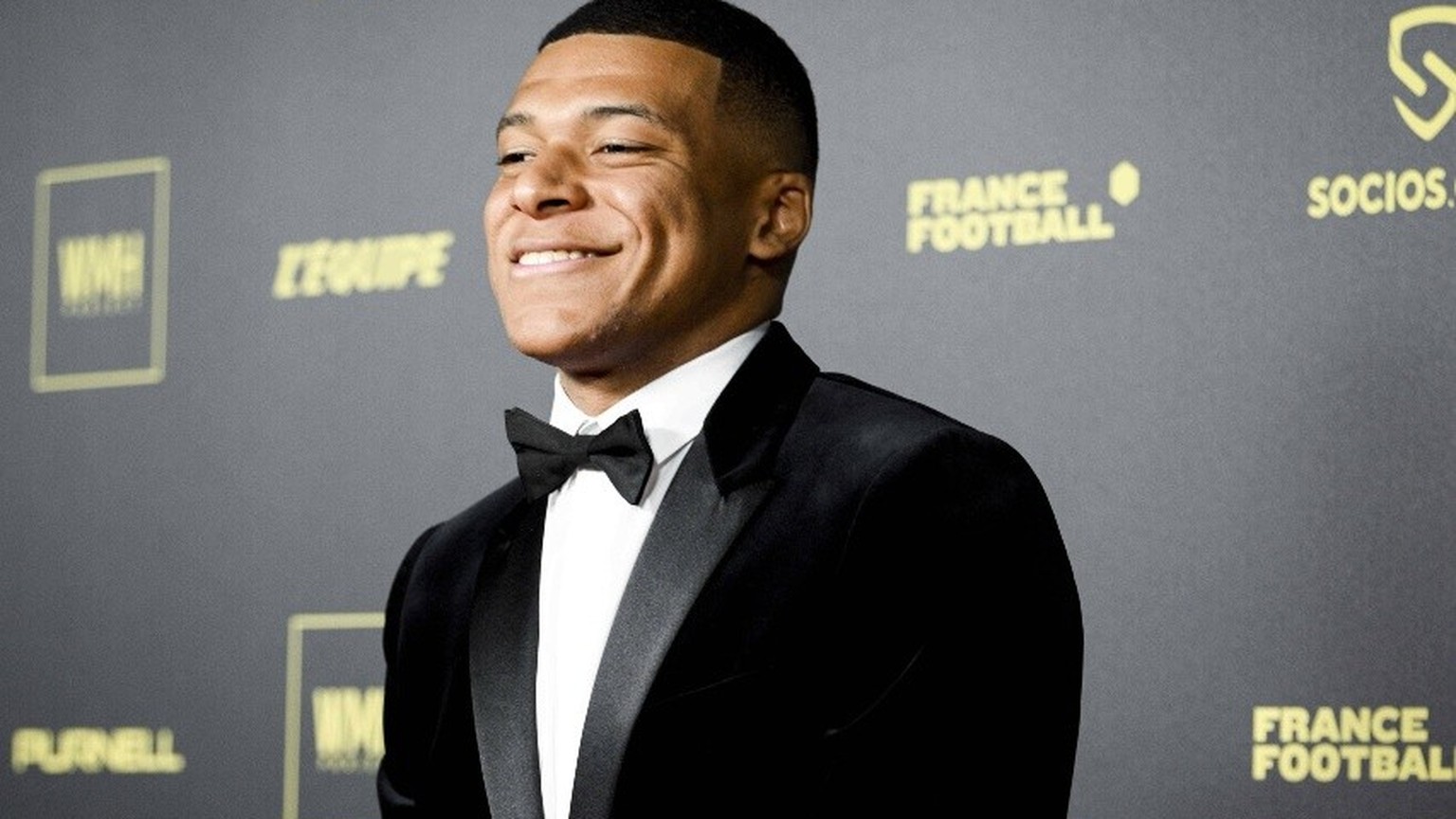 IMAGO / PanoramiC

Kylian Mbappe FOOTBALL : Ceremonie du Ballon d Or 2022 - tapis rouge - Paris - 17/10/2022 JBAutissier/Panoramic PUBLICATIONxNOTxINxFRAxITAxBEL