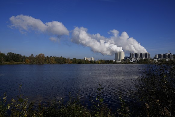 The Jaenschwalde coal-fired power plant operates in Jaenschwalde, Germany, Wednesday, Oct. 16, 2024. (AP Photo/Matthias Schrader)