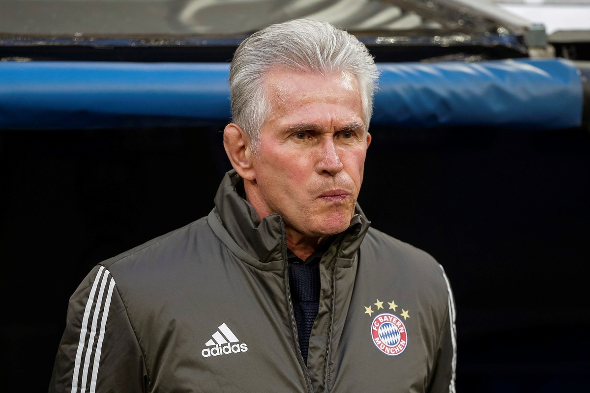 epa06705326 Bayern Munich's head coach Jupp Heynckes reacts during the UEFA Champions League semi finals second leg match between Real Madrid and Bayern Munich at Santiago Bernabeu stadium in Mad ...