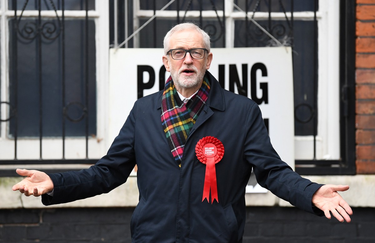 epa08064651 Britain's opposition Labour Party Leader Jeremy Corbyn poses as he votes at a polling station during the general elections in London, Britain, 12 December 2019. Britons go to the poll ...