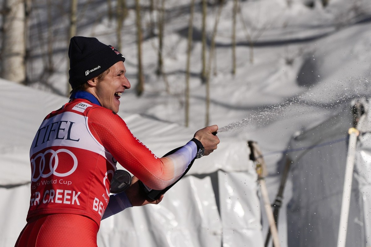 Second place finisher Switzerland's Marco Odermatt celebrates after a men's World Cup downhill skiing race, Friday, Dec. 6, 2024, in Beaver Creek. (AP Photo/John Locher)