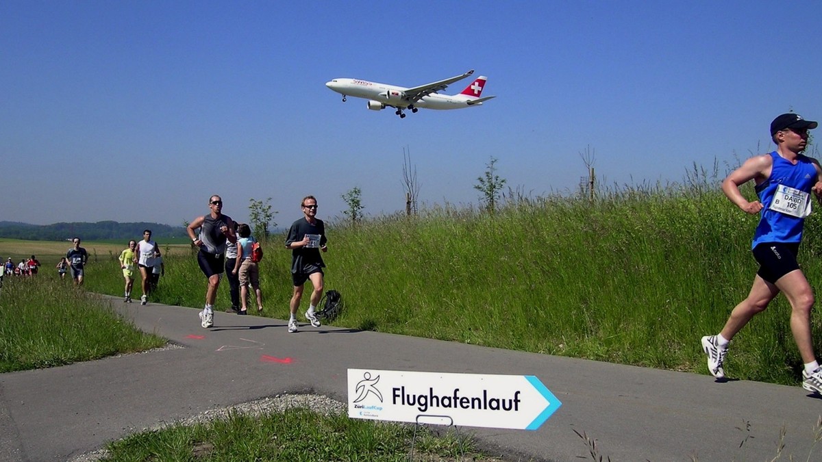 L-ufer-kollabiert-am-Flughafenlauf-in-Kloten-und-stirbt