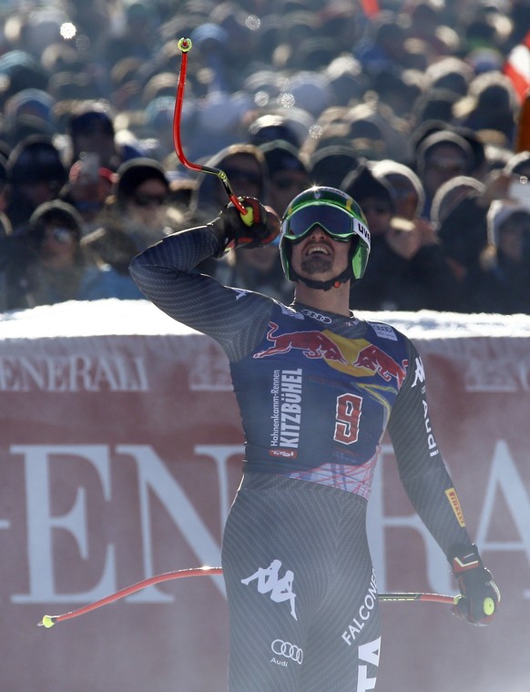 Italy&#039;s Dominik Paris celebrates after completing an alpine ski, men&#039;s World Cup downhill, in Kitzbuehel, Austria, Saturday, Jan. 21, 2017. (AP Photo/Giovanni Auletta)