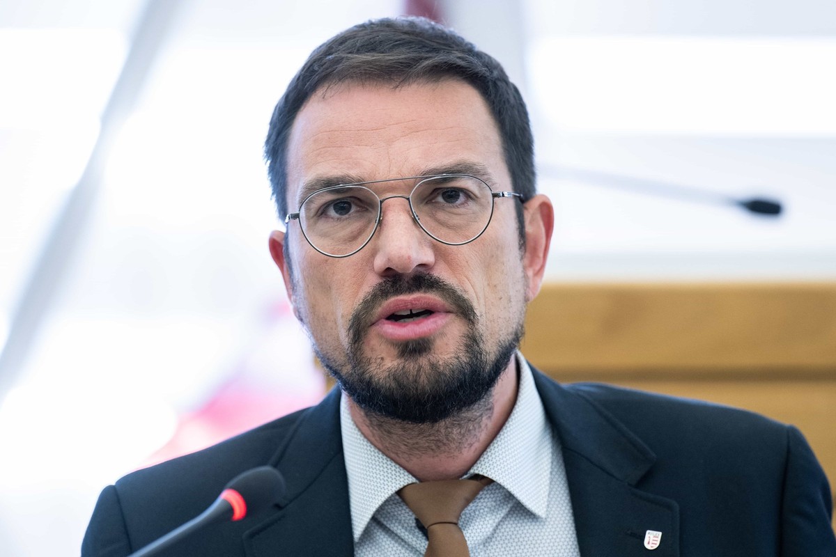 Le conseiller d'Etat jurassien Martial Courtet, en charge de la formation, de la culture et du sport (DFCS), membre de la Délégation aux affaires jurassiennes: son management mis en cause, un aud ...