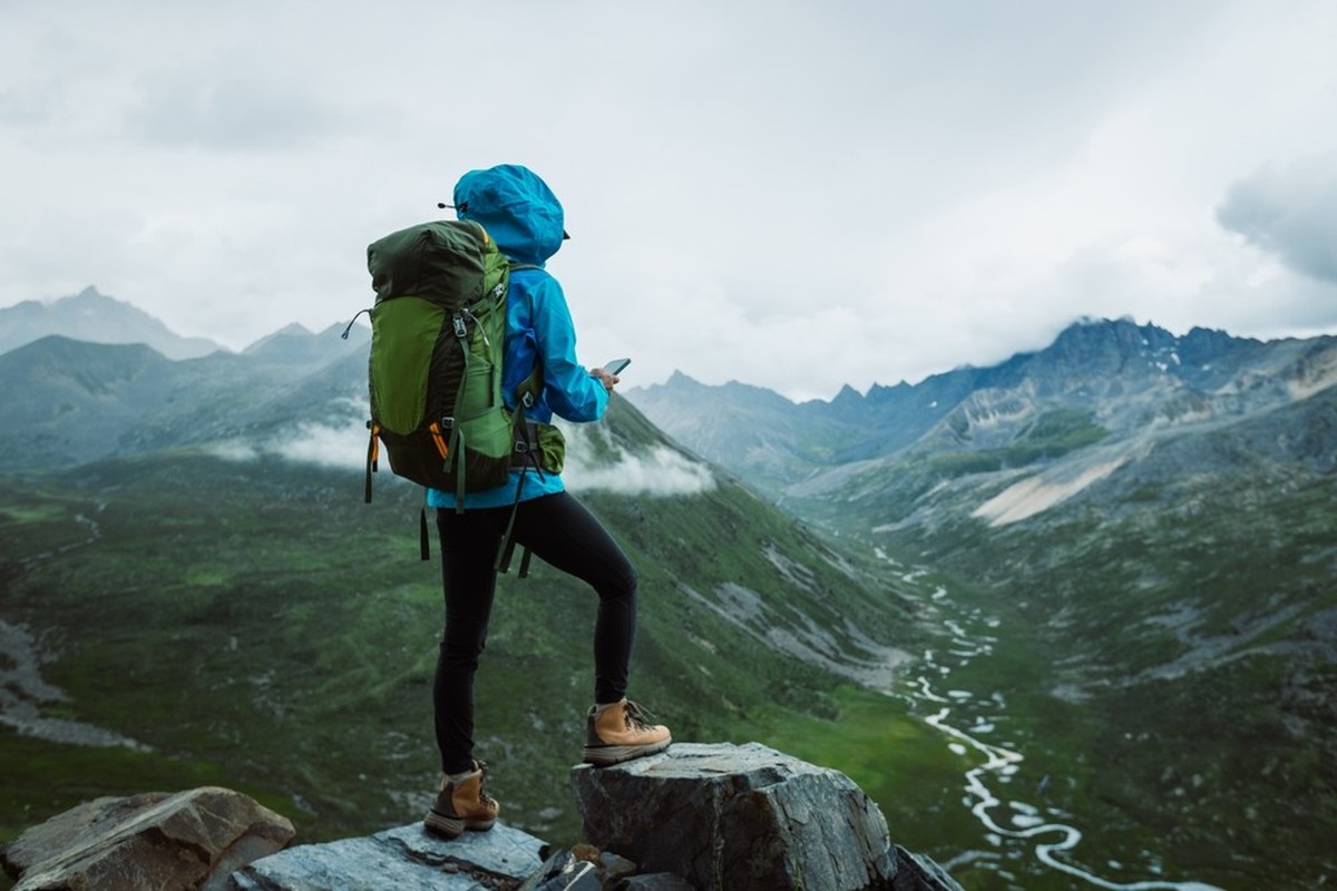 Wandern Telefon telefonieren Smartphone Wanderung Berge Berggipfel