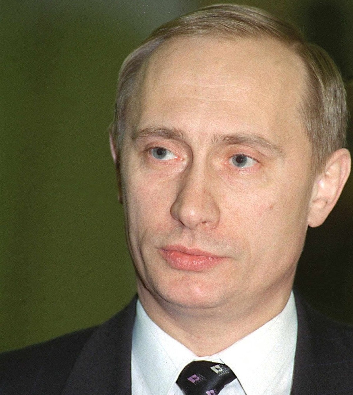 epa07764423 (FILE) - Vladimir Putin, director of Russian Federal Security Service (FSB), Russia's chief KGB successor, speask to the press in Moscow, Russia, 27 July 1998 (issued 09 August 2019). ...