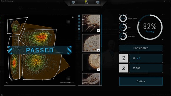 Capsuleers analysieren zweidimensionale Schnittbilder.