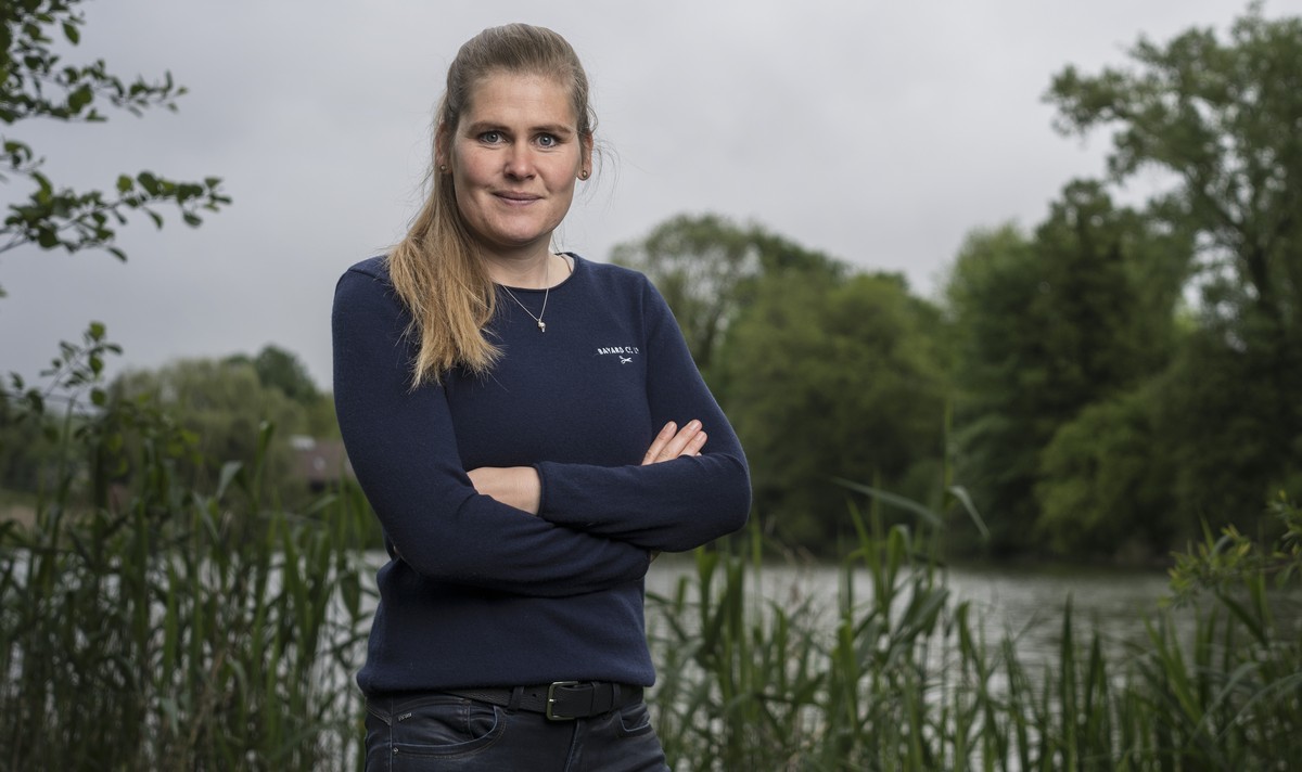 Die YB Frauen Cheftrainerin Imke Wuebbenhorst posiert fuer ein Portrait am Dienstag, 6. Mai 2025 am Egelsee in Bern. (KEYSTONE/Christian Beutler)