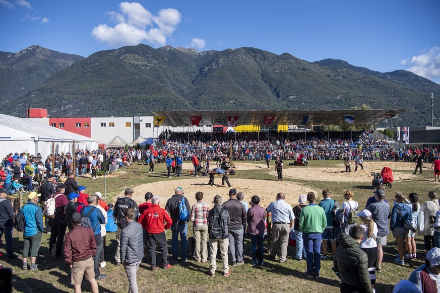 Die Schwingerarena im 2. Gang beim 1. Tessiner Kantonalen Schwingfest vom Samstag, 17. September 2022 in Cadenazzo im Kanton Tessin. (KEYSTONE/Urs Flueeler)