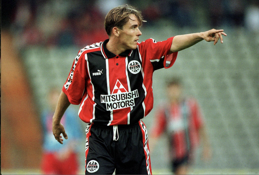 Als Spieler trug Janssen auch das Trikot von Eintracht Frankfurt.