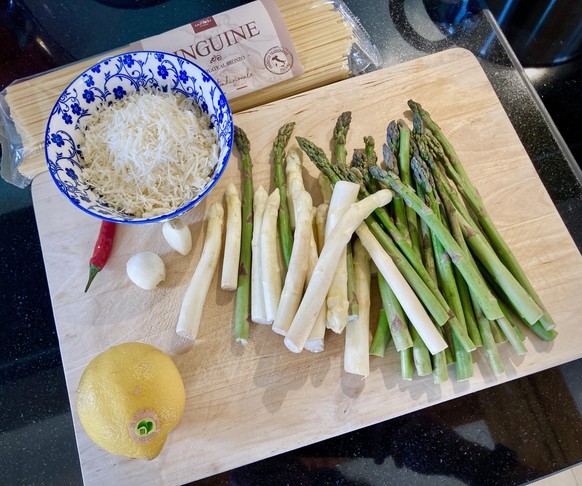 Baronis lieblings spargel pasta linguine con asparaghi essen kochen food