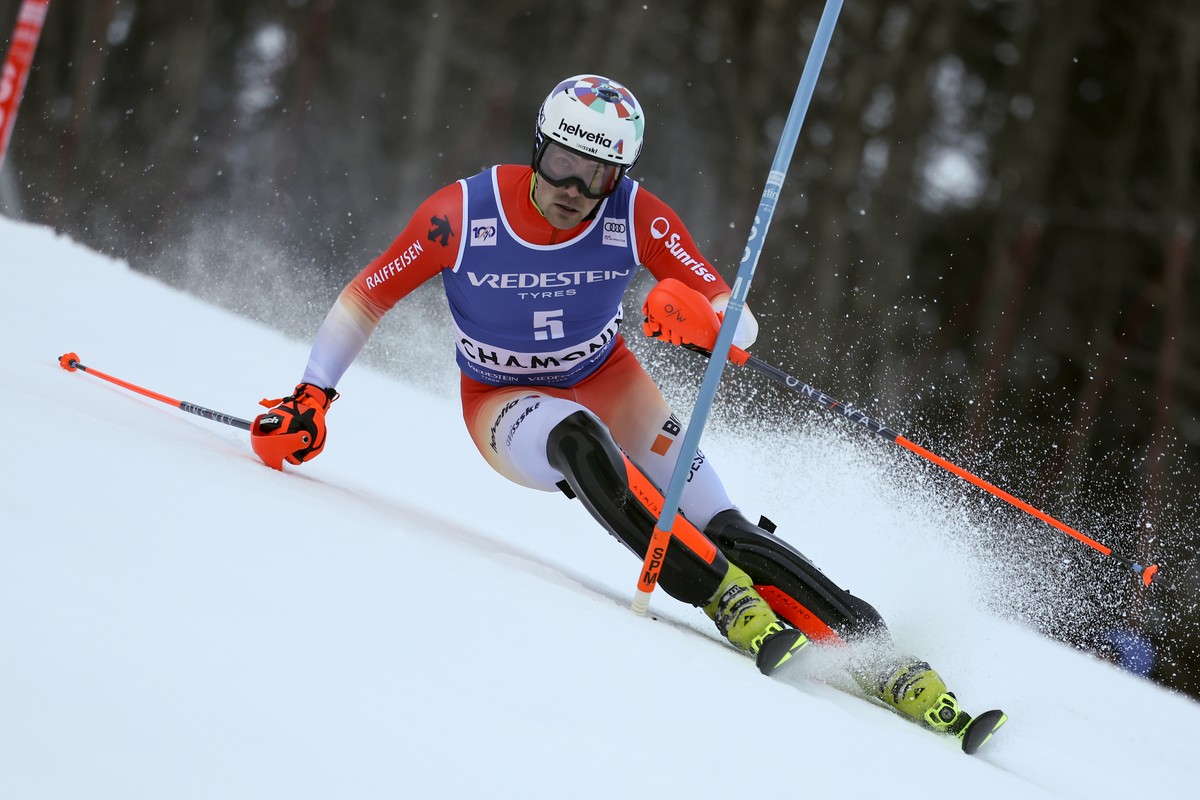 Une deuxième manche de feu a permis à Daniel Yule de remporter le slalom de Chamonix. Mais derrière cette victoire se niche une affaire de centimètres.