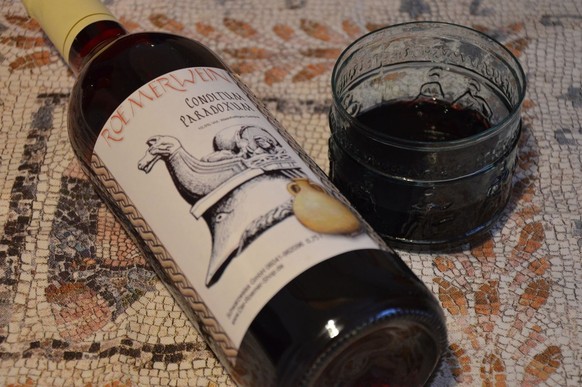 Conditum paradoxum - Ancient red wine from Apicius
https://commons.wikimedia.org/wiki/File:Conditum_paradoxum_-_Ancient_red_wine_from_Apicius_(16822363595).jpg