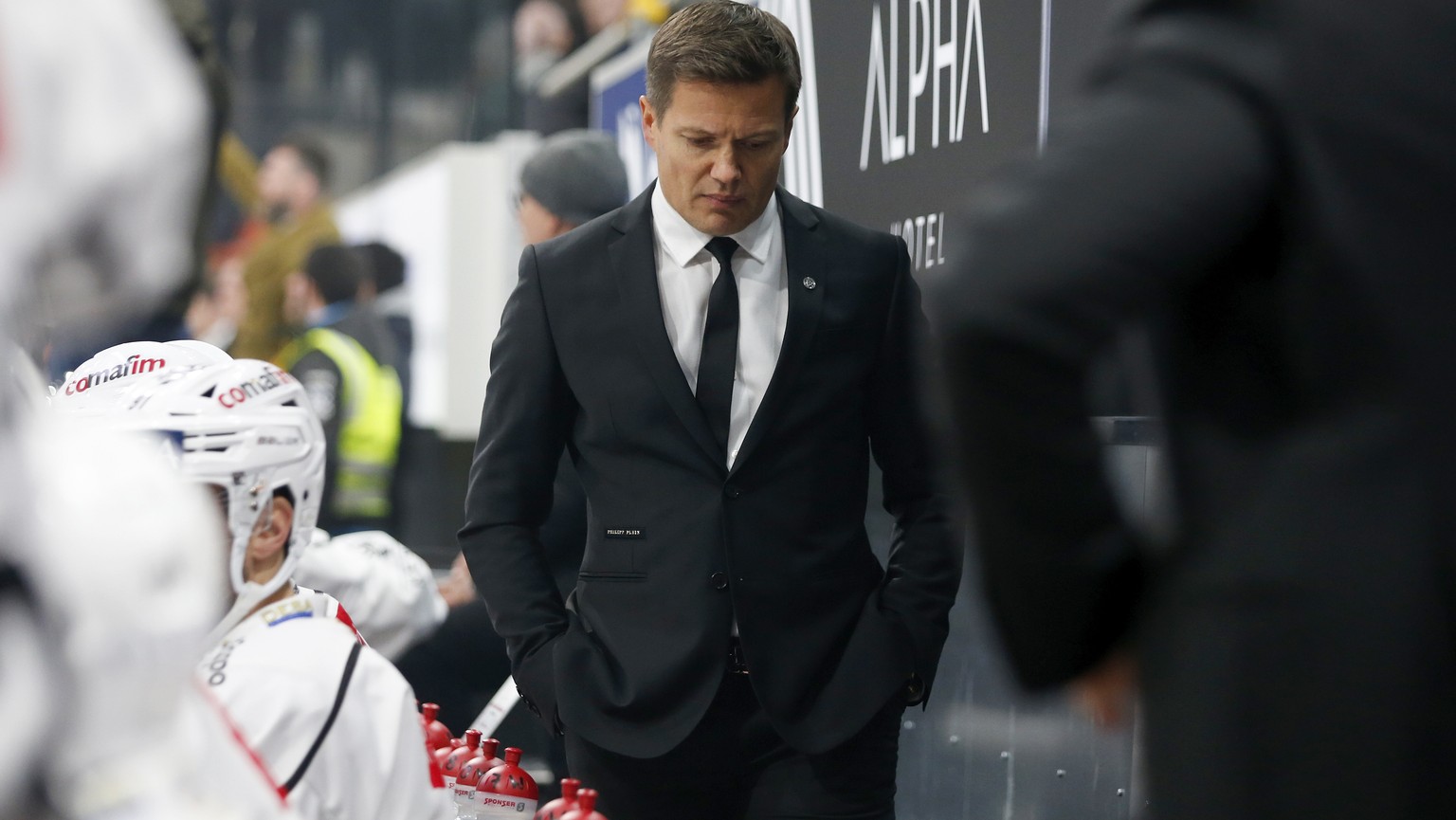 Luganos Cheftrainer Sami Kapanen, im Eishockey Meisterschaftsspiel der National League zwischen dem HC Fribourg Gotteron und dem HC Lugano, am Dienstag, 3. Dezember 2019, in der BCF Arena in Fribourg. ...