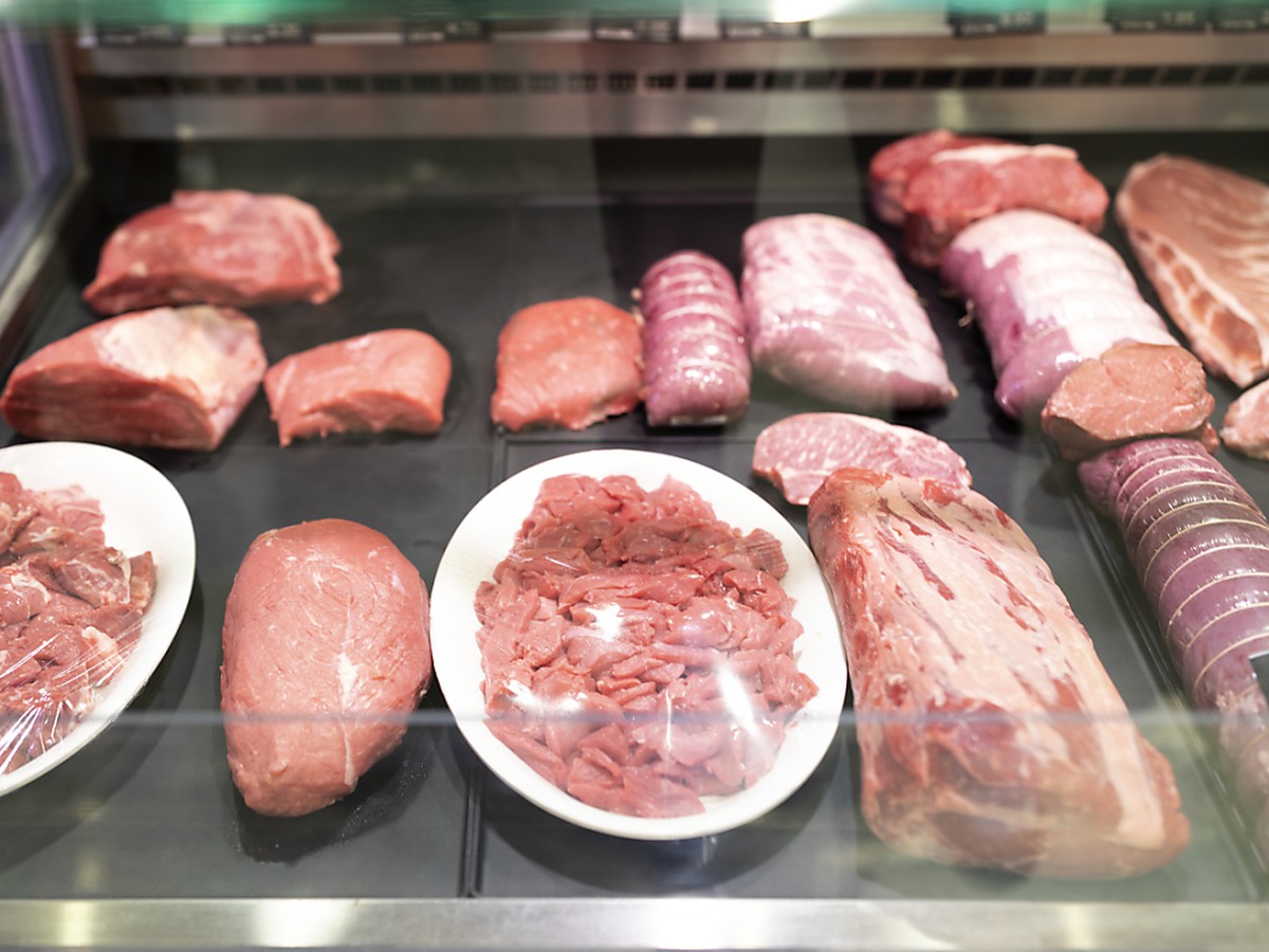 Der Verzicht auf Fleisch und weitere tierische Produkte ist seit geraumer Zeit ein heiss diskutiertes Thema. Gemäss einer neuen Studie von Tier im Fokus leben insbesondere Frauen zwischen 18 und 39 Ja ...