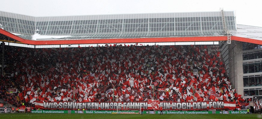 28'105 Zuschauer kamen zum letzten Heimspiel von Kaiserslautern gegen Duisburg, der Zuschauerschnitt kratzt an der 13'000er-Marke.