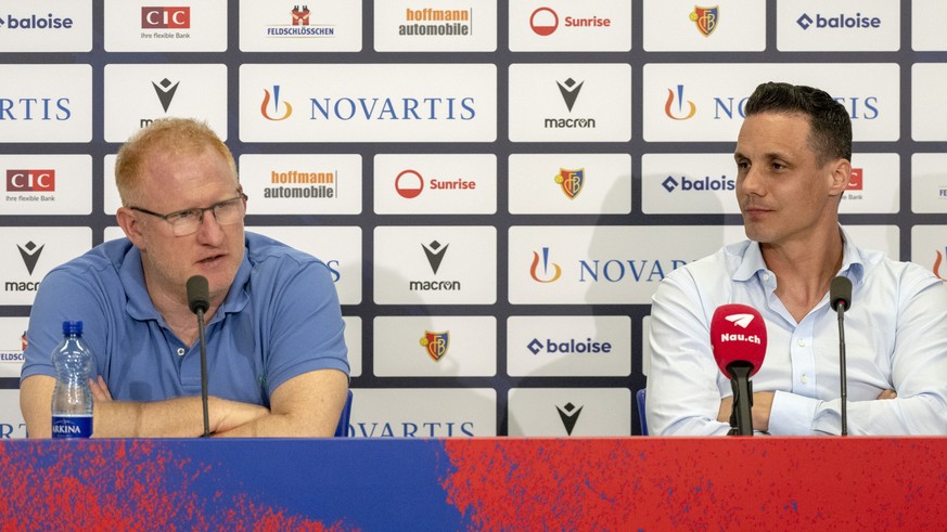 Basels Cheftrainer und Sportchef Heiko Vogel, links, und FC Basel Praesident David Degen, rechts, an der Pressekonferenz nach dem Fussball Meisterschaftsspiel der Super League zwischen dem FC Basel 18 ...